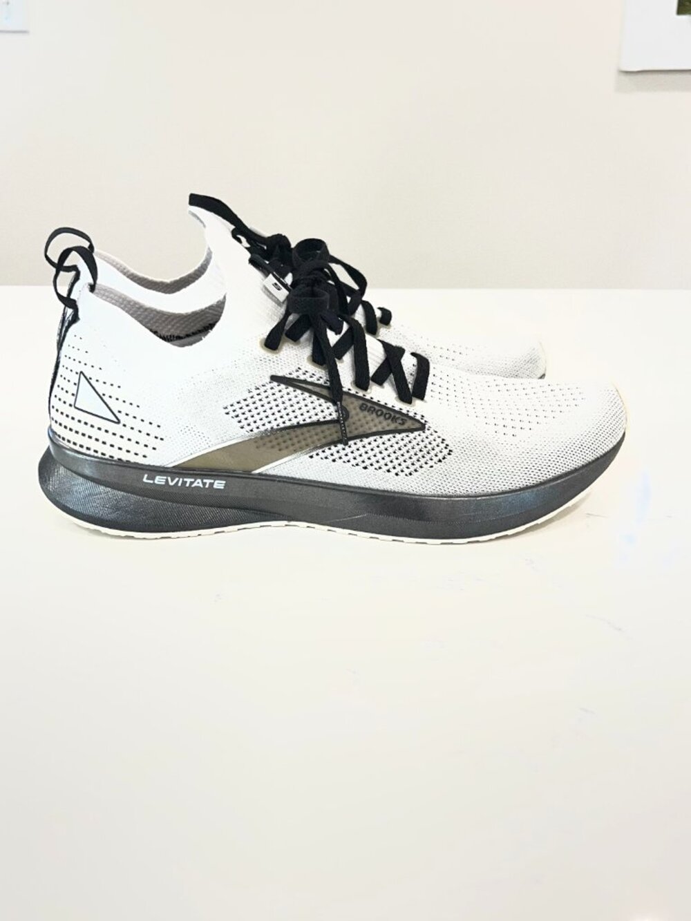 Brooks Men's Levitate StealthFit 5 Running Shoes Size 9.5